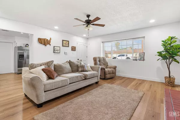 6101 Crestmore Street, Bakersfield, CA 93308