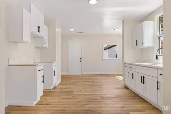 702 Wilson Avenue, Bakersfield, CA 93308