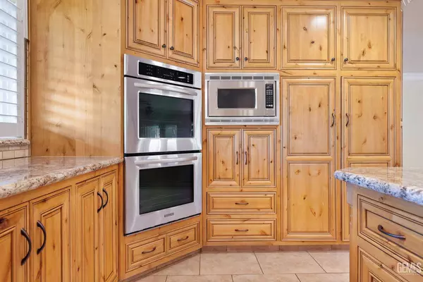 7554 Norris Road, Bakersfield, CA 93308