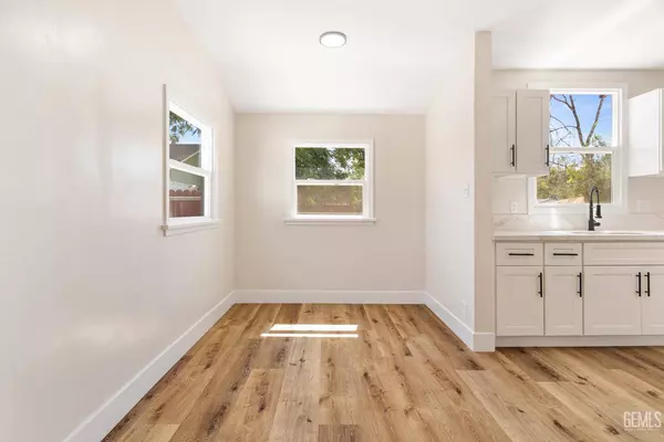 702 Wilson Avenue, Bakersfield, CA 93308