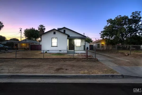 702 Wilson Avenue, Bakersfield, CA 93308