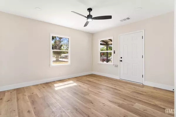 702 Wilson Avenue, Bakersfield, CA 93308