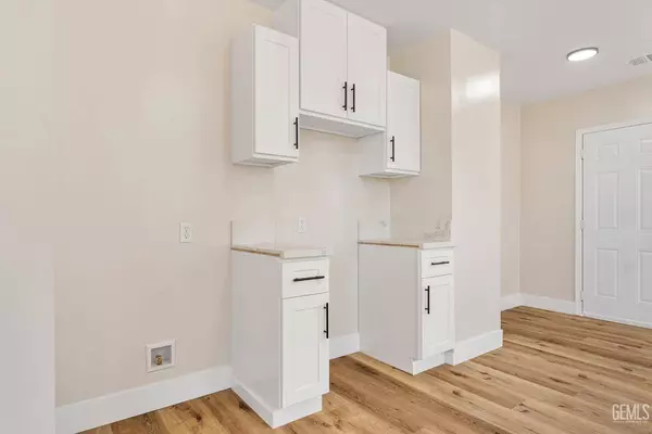 702 Wilson Avenue, Bakersfield, CA 93308