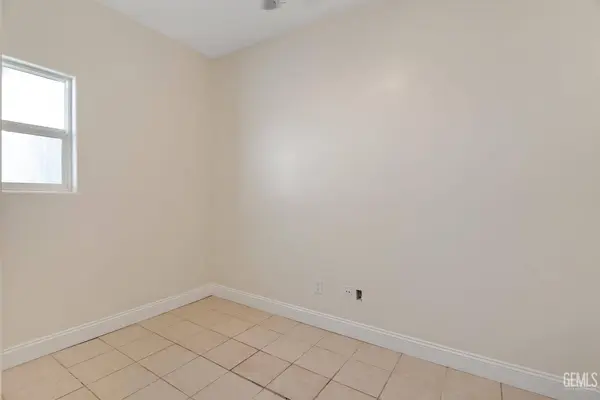 202 Sunny Meadow Drive, Bakersfield, CA 93308