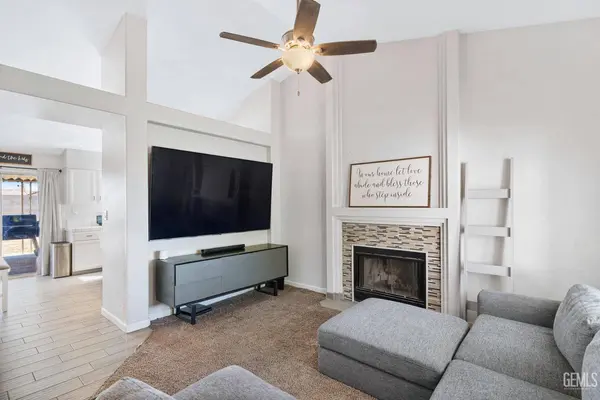 11805 Hannah Denise Avenue, Bakersfield, CA 93312