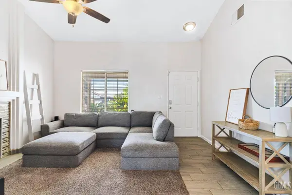 11805 Hannah Denise Avenue, Bakersfield, CA 93312