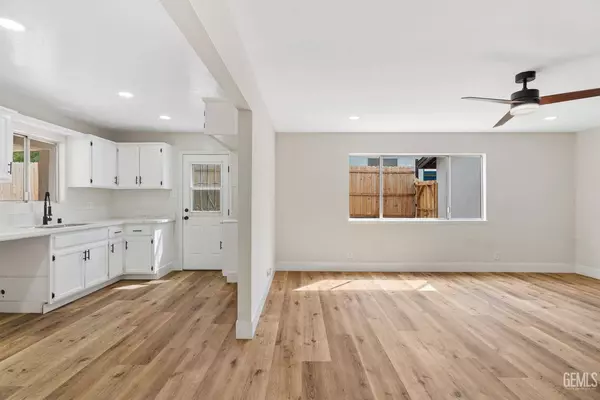 7100 Sunnyridge Avenue, Bakersfield, CA 93306