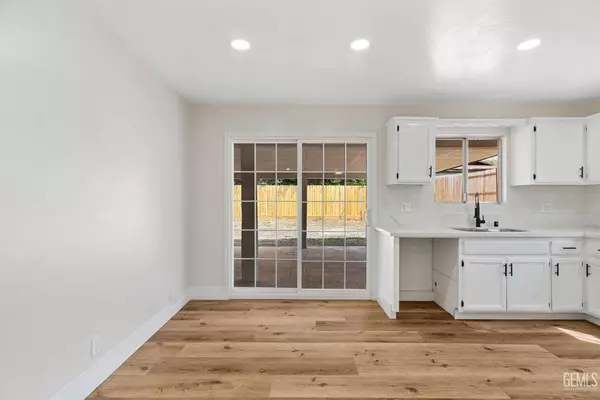 7100 Sunnyridge Avenue, Bakersfield, CA 93306