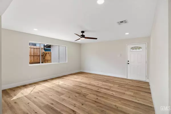 7100 Sunnyridge Avenue, Bakersfield, CA 93306