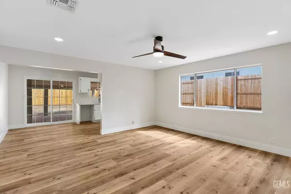 7100 Sunnyridge Avenue, Bakersfield, CA 93306