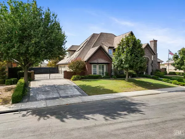 7233 Fountain Valley Drive, Bakersfield, CA 93308