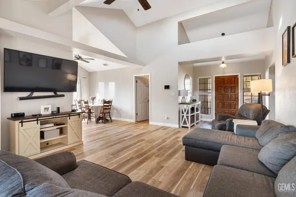 13209 Lynett Court, Bakersfield, CA 93314