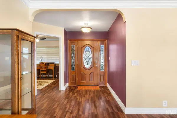 200 El Tovar Court, Bakersfield, CA 93309