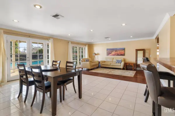 200 El Tovar Court, Bakersfield, CA 93309