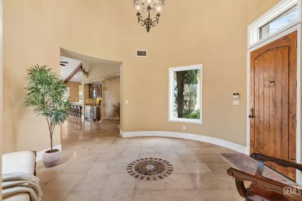 7919 Scarlet Maple Court, Bakersfield, CA 93308