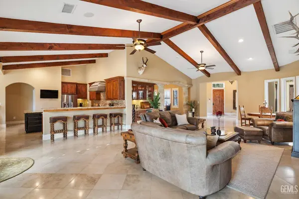 7919 Scarlet Maple Court, Bakersfield, CA 93308