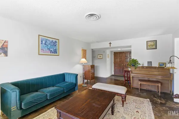 5505 Brookdale Avenue, Bakersfield, CA 93308