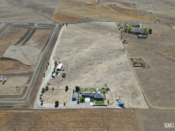 393 Famoso Hills Drive, Bakersfield, CA 93308