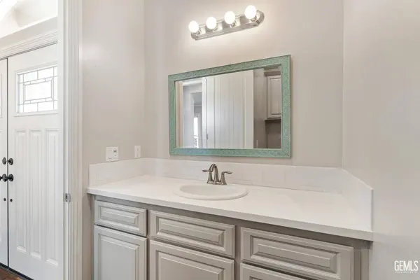 393 Famoso Hills Drive, Bakersfield, CA 93308