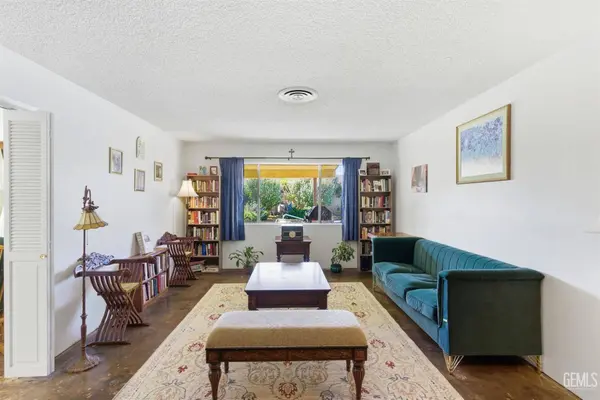 5505 Brookdale Avenue, Bakersfield, CA 93308