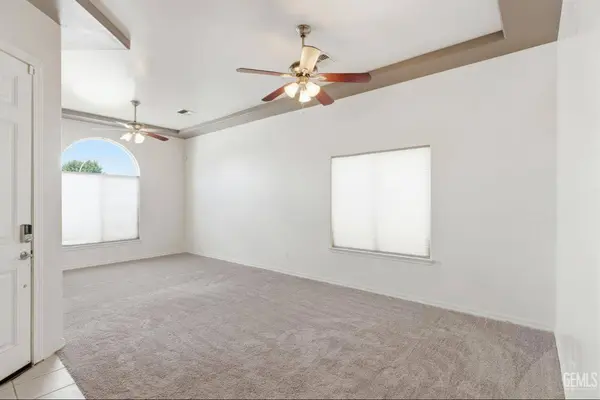2415 Macau Street, Bakersfield, CA 93313