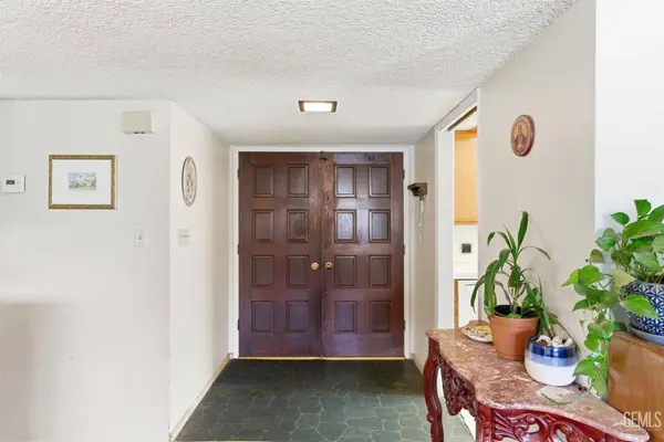 5505 Brookdale Avenue, Bakersfield, CA 93308