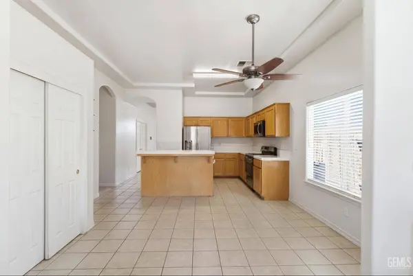 2415 Macau Street, Bakersfield, CA 93313