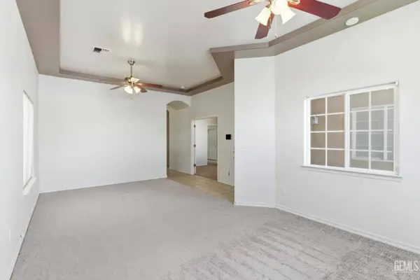 2415 Macau Street, Bakersfield, CA 93313