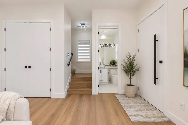 1149 Dansey AVE #102, Coquitlam, BC V3K 3H5