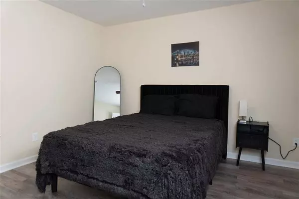 1600 OAKPOINTE DR SW #G, Marietta, GA 30008