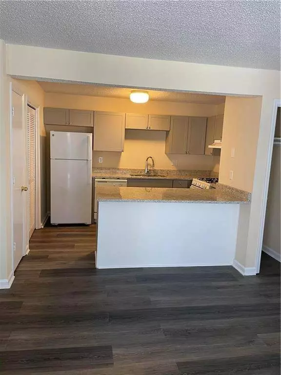 1600 OAKPOINTE DR SW #G, Marietta, GA 30008