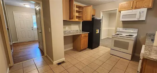 4678 N Springs LN NW, Kennesaw, GA 30144