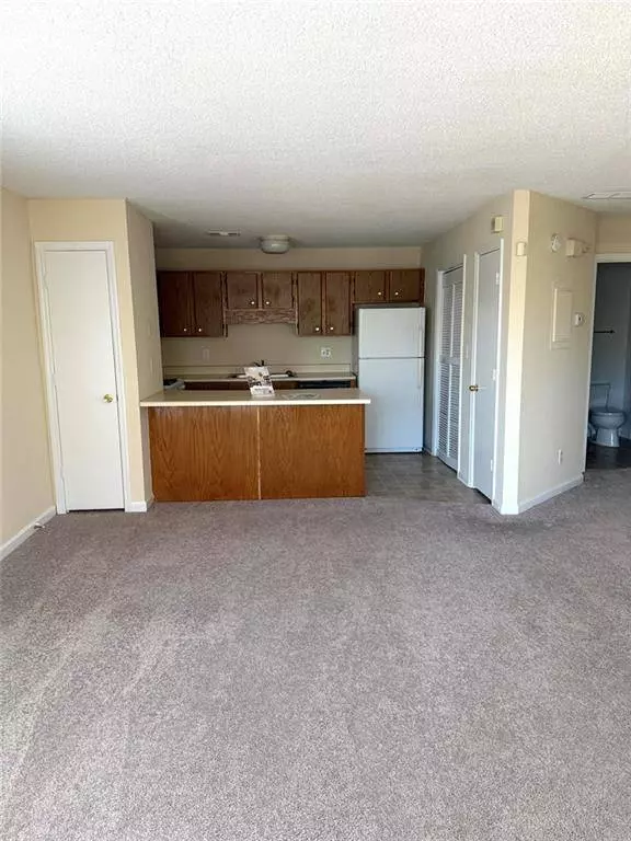 1600 Oakpointe DR SW #G, Marietta, GA 30008