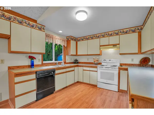 3802 NE 157TH AVE, Vancouver, WA 98682