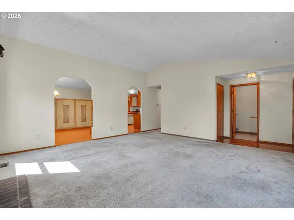3802 NE 157TH AVE, Vancouver, WA 98682