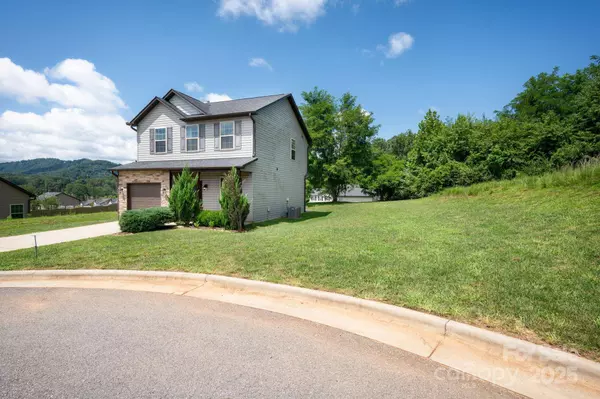 8 Ringed Teal CT #14, Arden, NC 28704