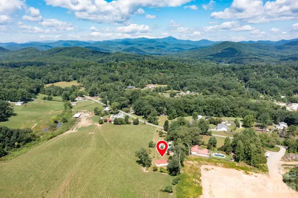 86 Sterling DR, Mills River, NC 28759