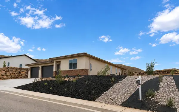 1566 E CENTAURUS WAY #107