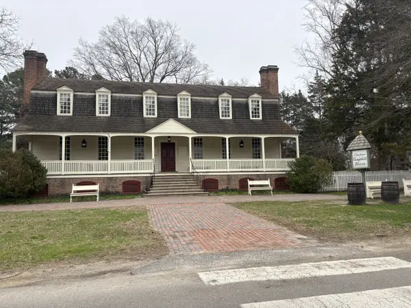 Williamsburg VA Lifestyle: Dining at Christiana Campbell’s Tavern