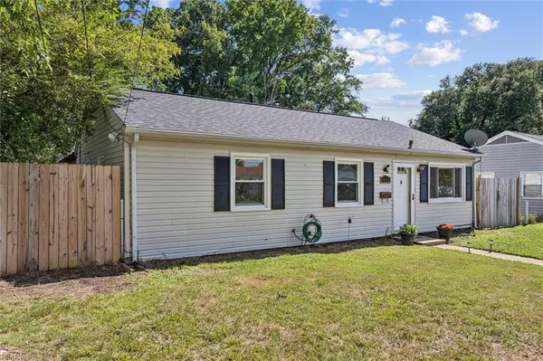 1852 Kensington DR, Hampton, VA 23663