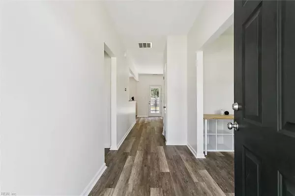 3793 Mariners DR, Hayes, VA 23072