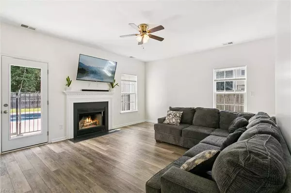 3793 Mariners DR, Hayes, VA 23072