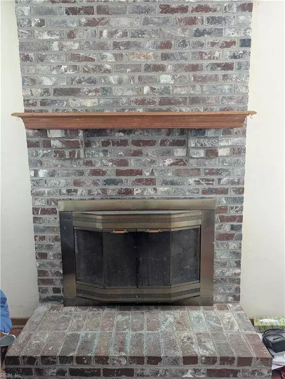 367 Sandy Point RD, West Point, VA 23181