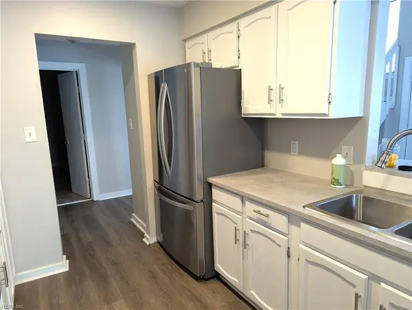 122 Inland View DR, Newport News, VA 23603