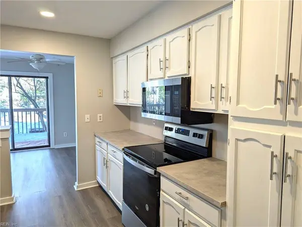 122 Inland View DR, Newport News, VA 23603