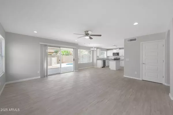 608 W HORSESHOE Avenue, Gilbert, AZ 85233