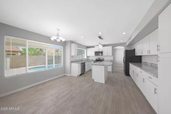 608 W HORSESHOE Avenue, Gilbert, AZ 85233