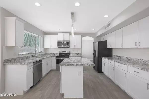 608 W HORSESHOE Avenue, Gilbert, AZ 85233