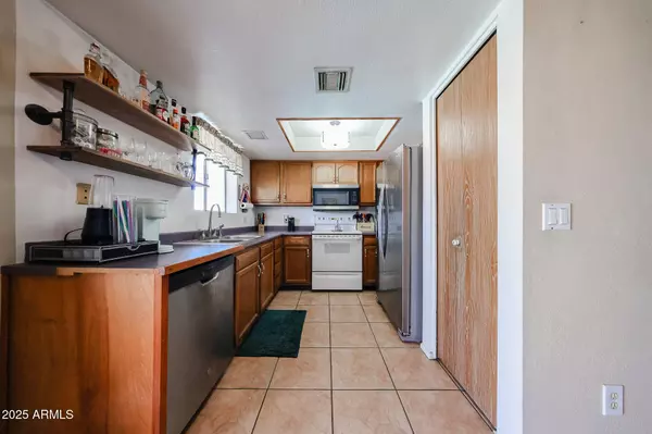 2010 E BUTLER Street, Chandler, AZ 85225