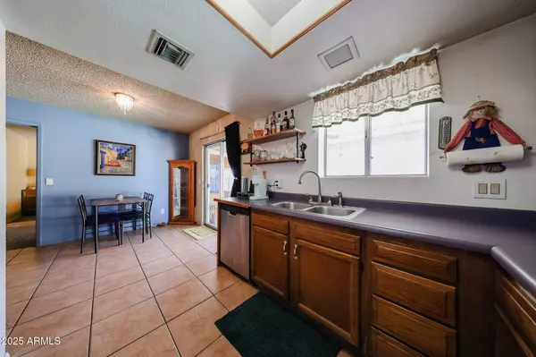 2010 E BUTLER Street, Chandler, AZ 85225